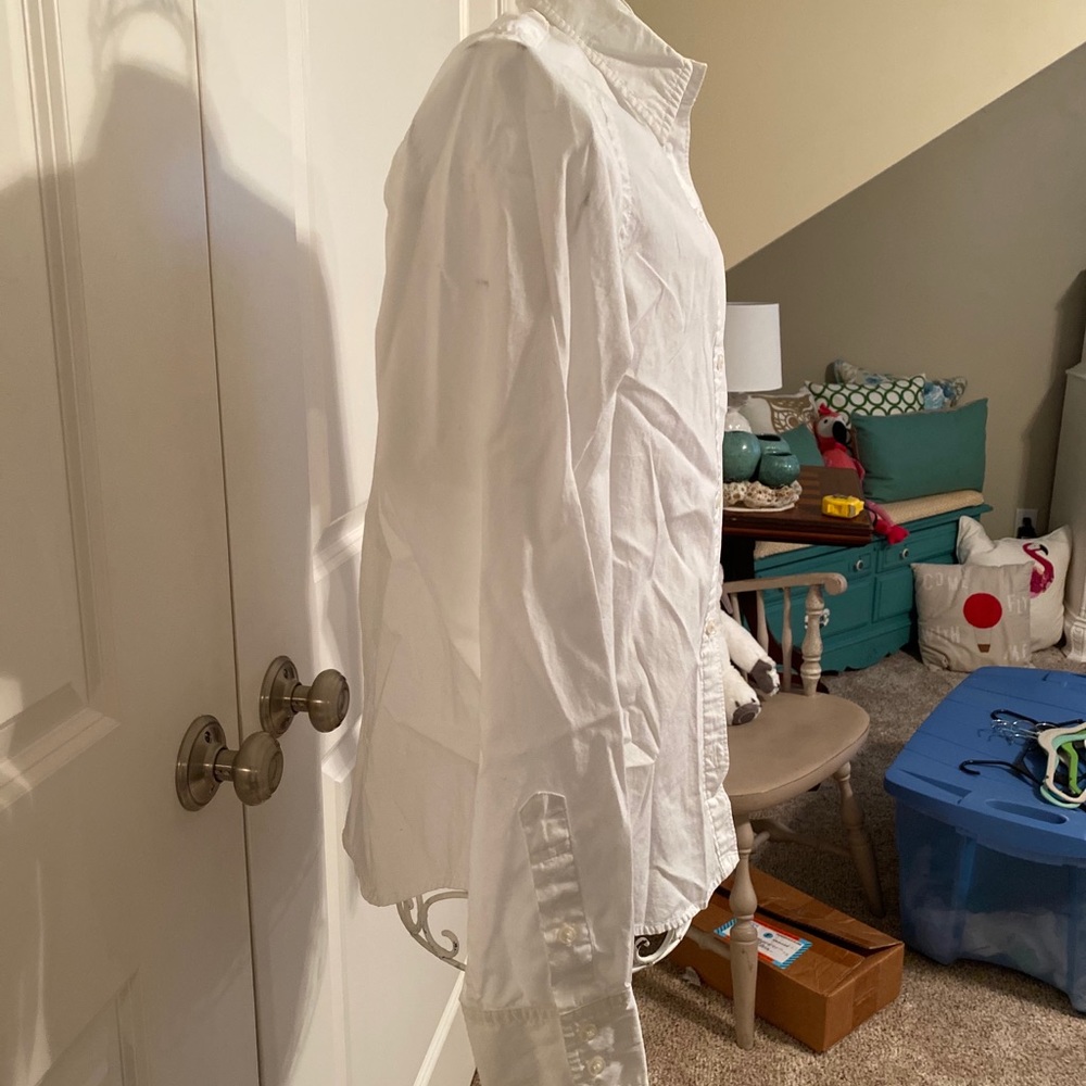 White button down. - Picture 4 of 5